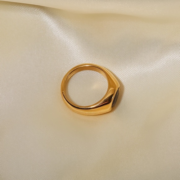 18K Gold Plated Signet Ring*Black Cubic Zirconia Zircon Crystal*JD - Picture 9 of 10